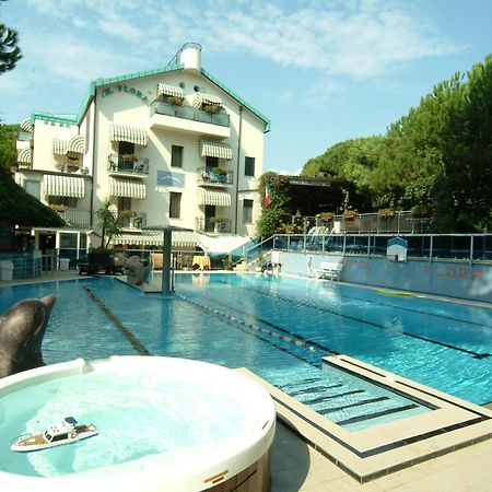 Hotel Flora Milano Marittima Exteriér fotografie