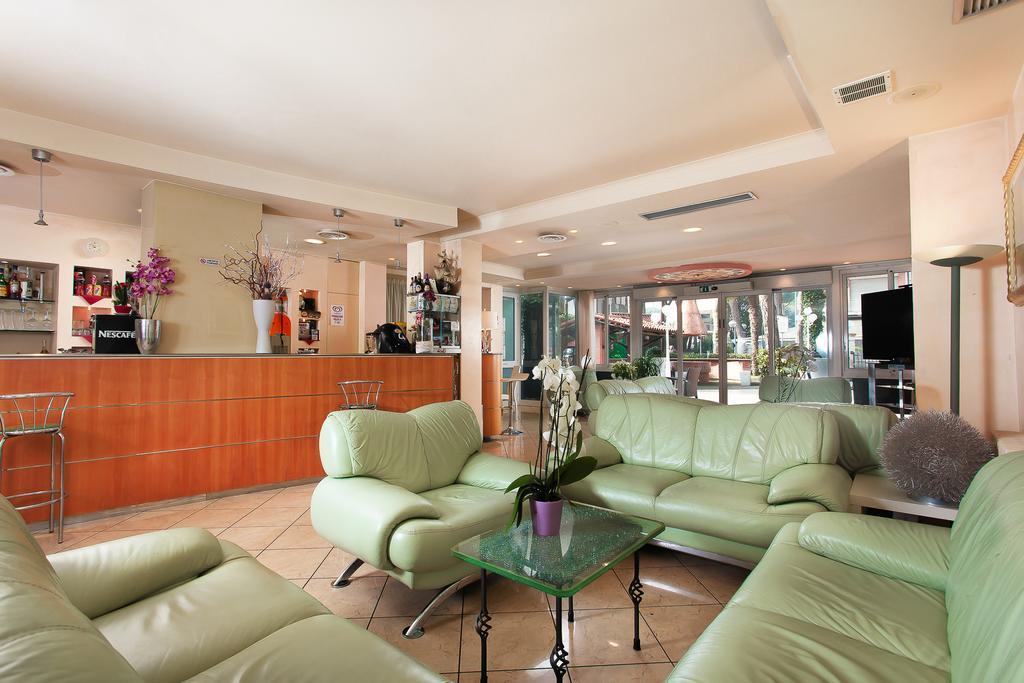 Hotel Flora Milano Marittima Exteriér fotografie